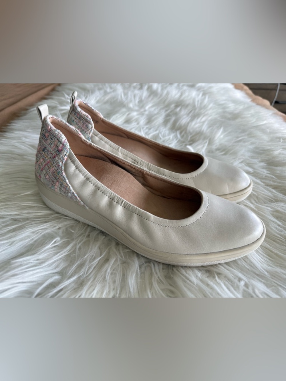 Vionic Jacey Pastel Tweed Wedges